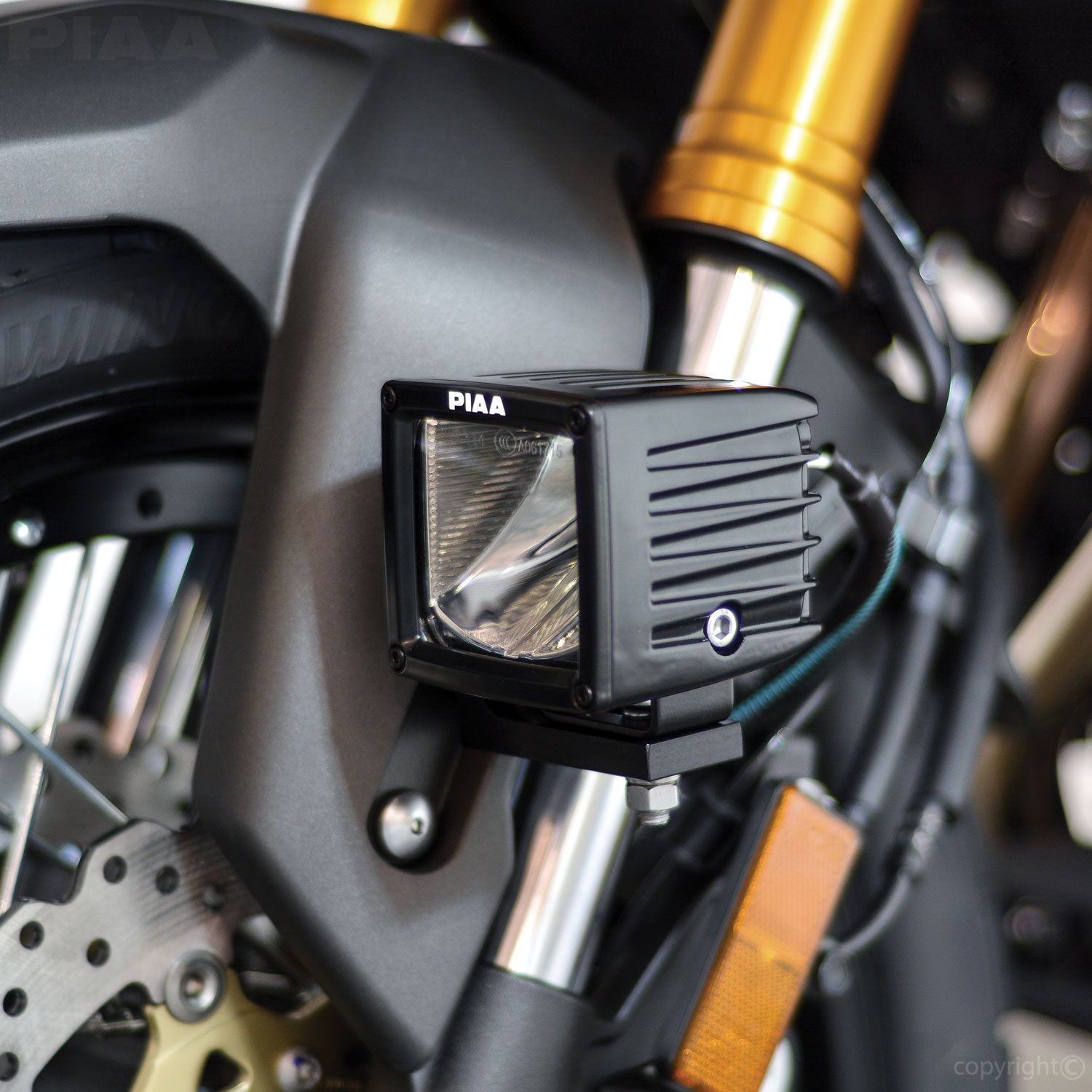 PIAA | M6 Lower Fork Mount Kit with 